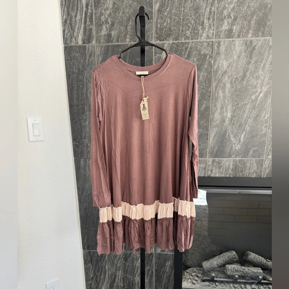 Easel Ruffle Bottom Dress NWT - Picture 2 of 6